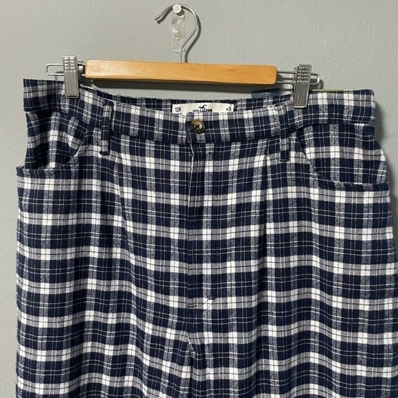 NWT Hollister Ultra High-Rise Flannel Plaid Dad Pants. Size 13R-W31 - Picture 8 of 9